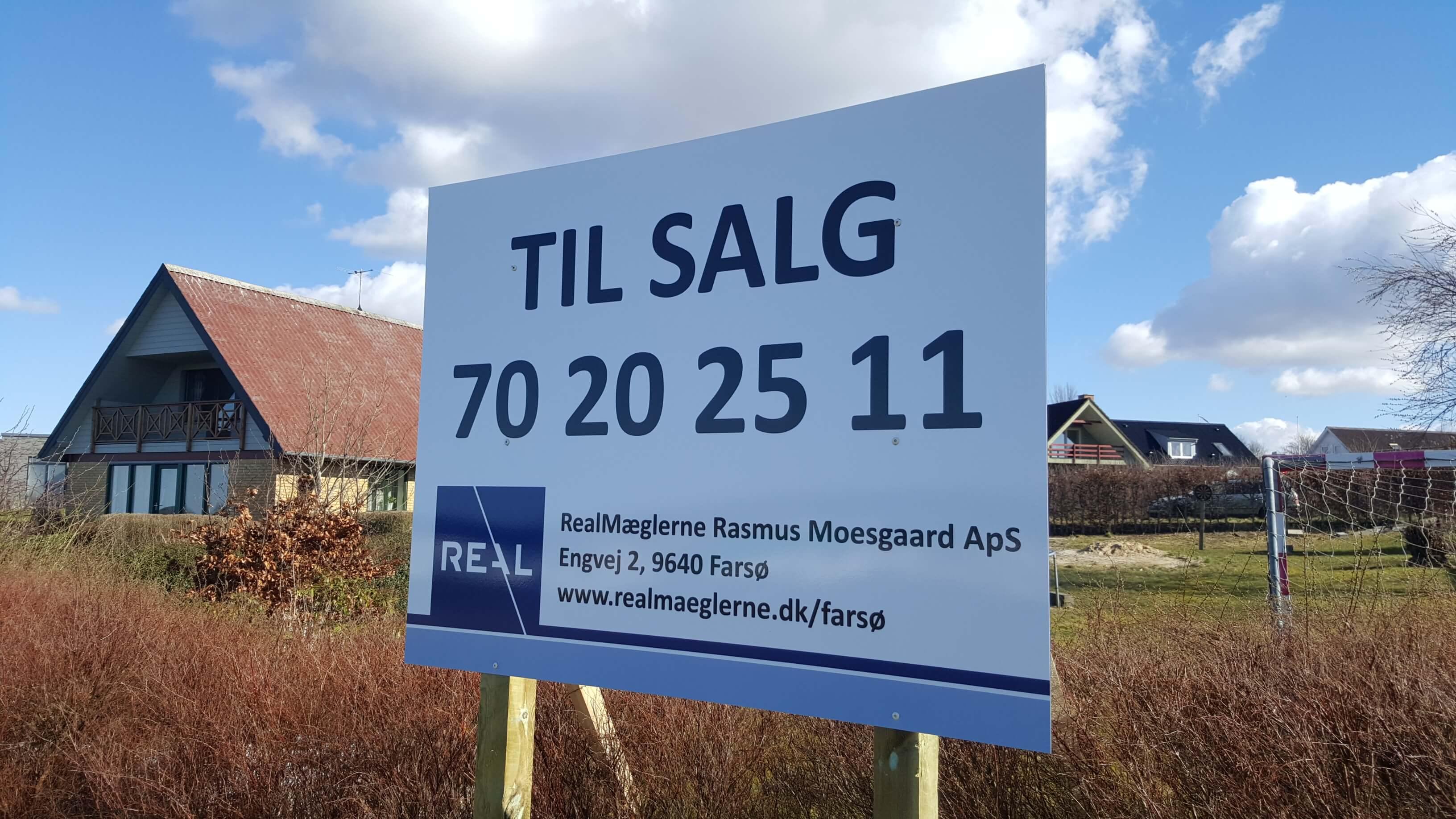 Byggarbetsplatsskylt med dina egna mått och utskrift